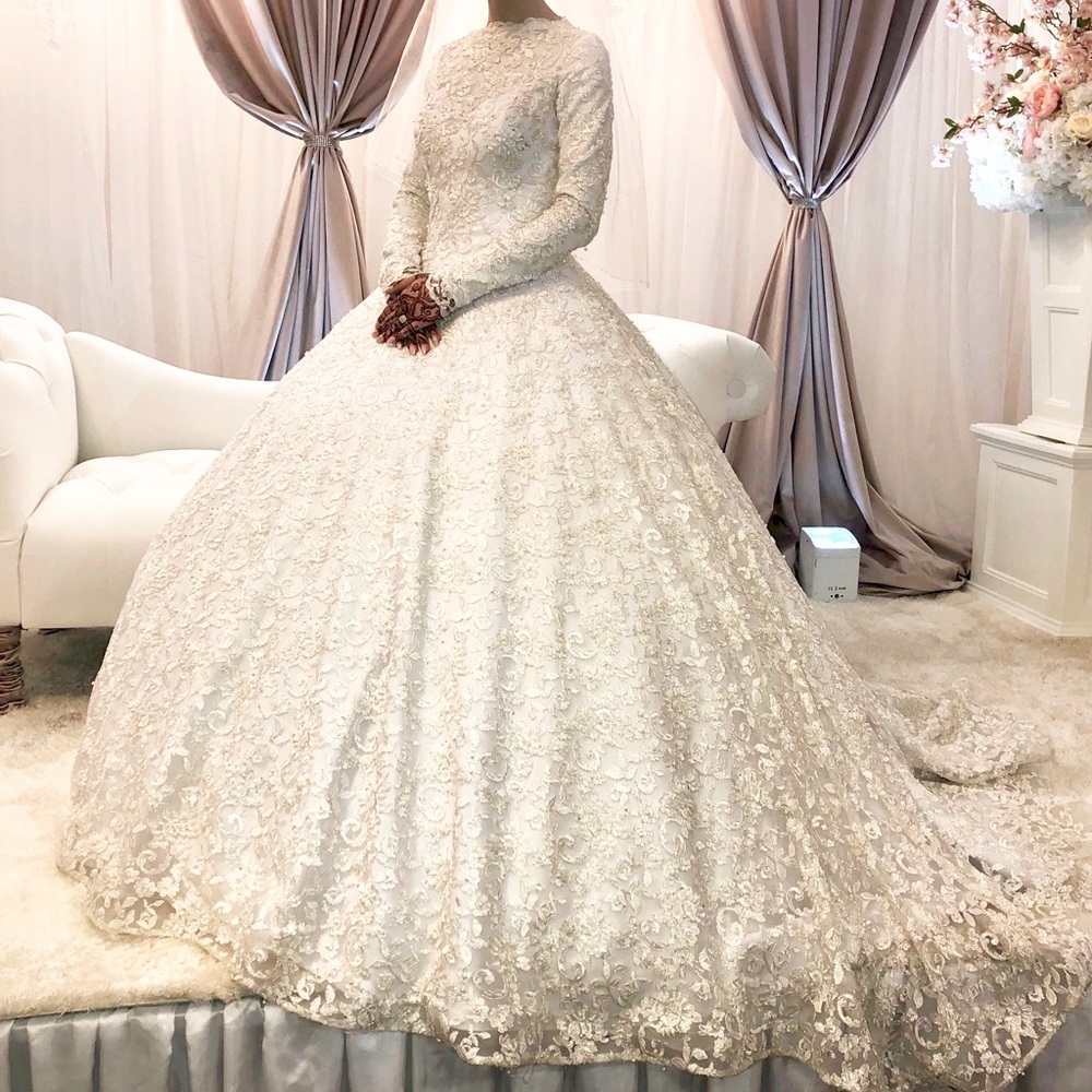 Wedding dress